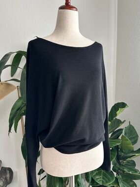Black Lightweight Sweater Feminine Relaxed Fit Sz S